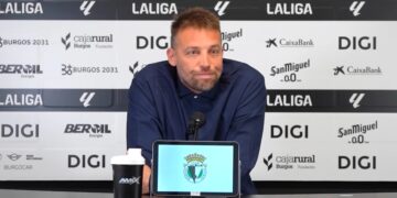 Michu habló de Ochoa en la rueda de prensa del Burgos