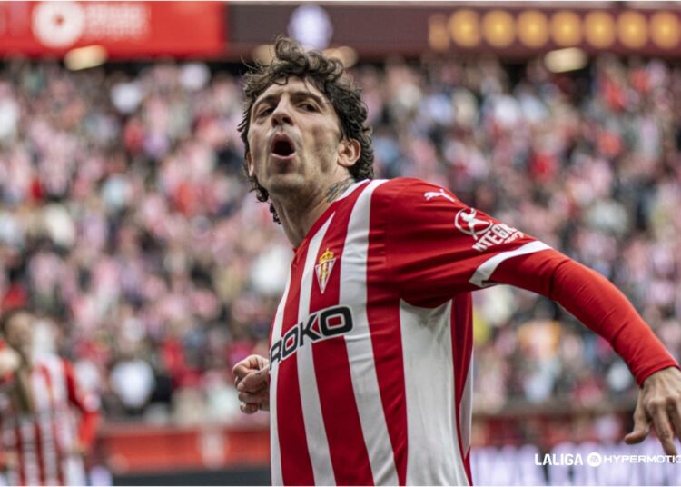 A seguir en el Sporting de Gijón: César Gelabert 3 Gelabert Sporting de Gijón