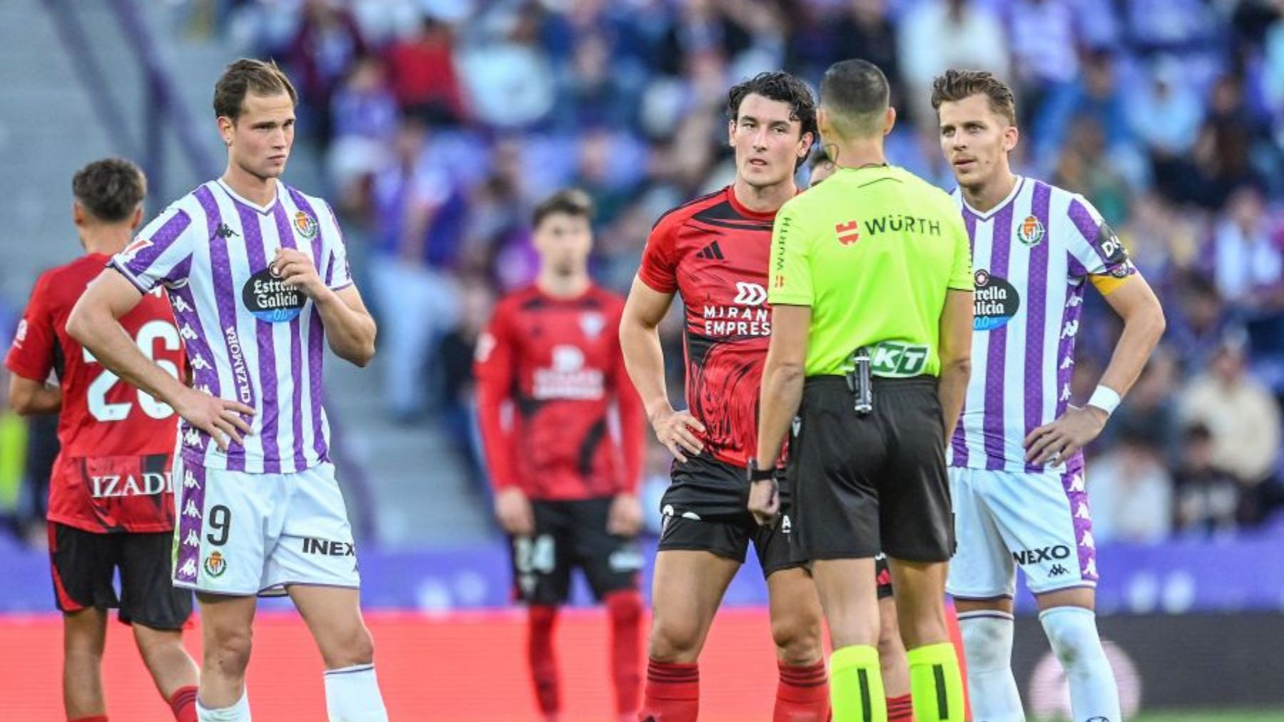 "Volvimos a cometer un error infantil" 2 Cuatro minutos de espera para conocer si el gol del Mirandés subía al marcador