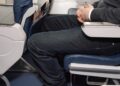 Adiós a los asientos reclinables: así planea una aerolínea aumentar el espacio