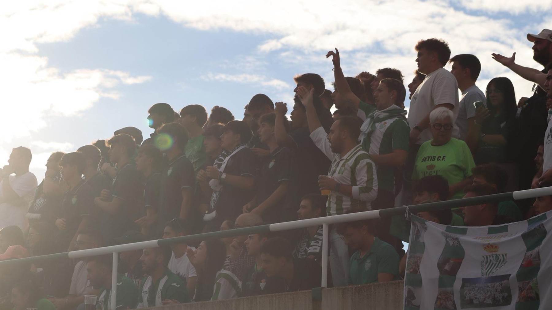 Hasta Solares vibró con el Betis 2 Betis