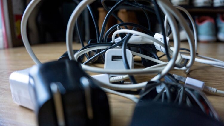 Ni Ikea ni Leroy Merlin: Aldi te trae la solución perfecta a la maraña de enchufes que tienes en casa 1 Aldi te trae la solución perfecta a la maraña de enchufes