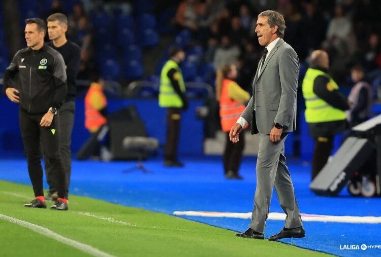 A Almada le persigue el 1-4-4-2 2 Almada