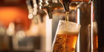 La diferencia entre las latas de cerveza verdes y rojas