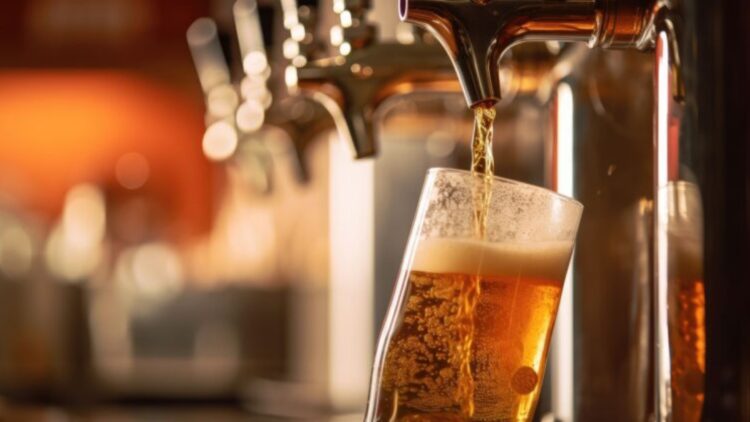 La diferencia entre las latas de cerveza verdes y rojas