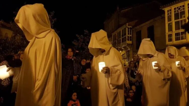 Ni Halloween ni Todos los Santos: Galicia celebra su propia noche de los muertos, llena de ritos y magia ancestral 1 Galicia celebra su propia noche de los muertos,
