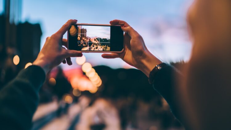 Confirmado por expertos: las imágenes que guardas en tu teléfono revelan estos 7 rasgos psicológicos ocultos 1 Las imágenes que guardas en tu teléfono revelan estos 7 rasgos