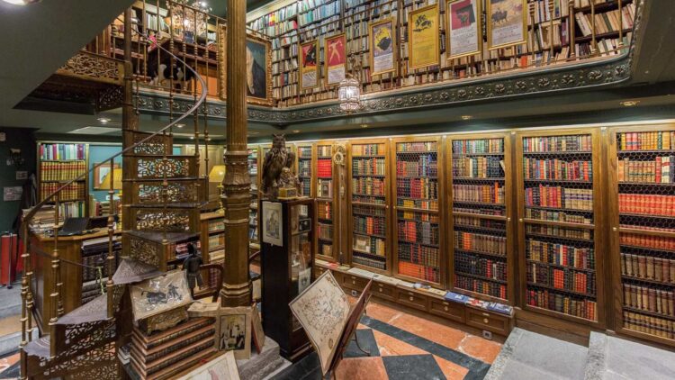 Ni Oporto ni París: el Barrio de las Letras encierra una de las librerías más bonitas de Europa y aquí podrás visitarla 1 Una de las librerías más bonitas de Europa y aquí podrás visitarla