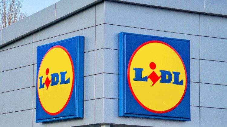 Ni Mercal ni Marypaz: Lidl arrasa a la competencia con sus nuevos botines, deportivas y zapatillas tiradas de precio 1 Ni Mercal ni Marypaz: Lidl arrasa a la competencia