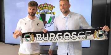 Ramis volverá a tener a sus órdenes a Mario González, que posa con Michu