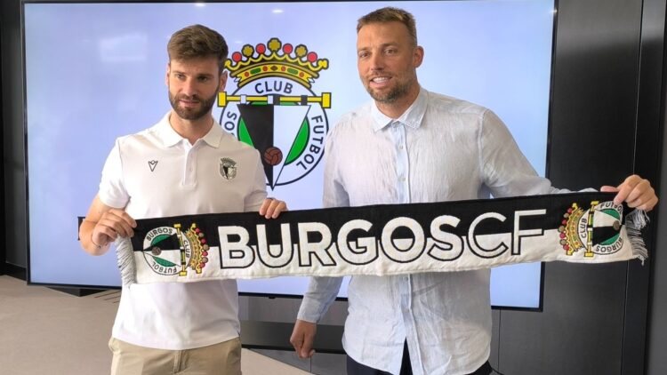 Michu refuerza la guardia pretoriana de Ramis 1 Ramis volverá a tener a sus órdenes a Mario González, que posa con Michu