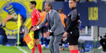 Guillermo Almada ante el Cádiz