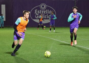 Aranda y Tomy entrenan con el primer equipo