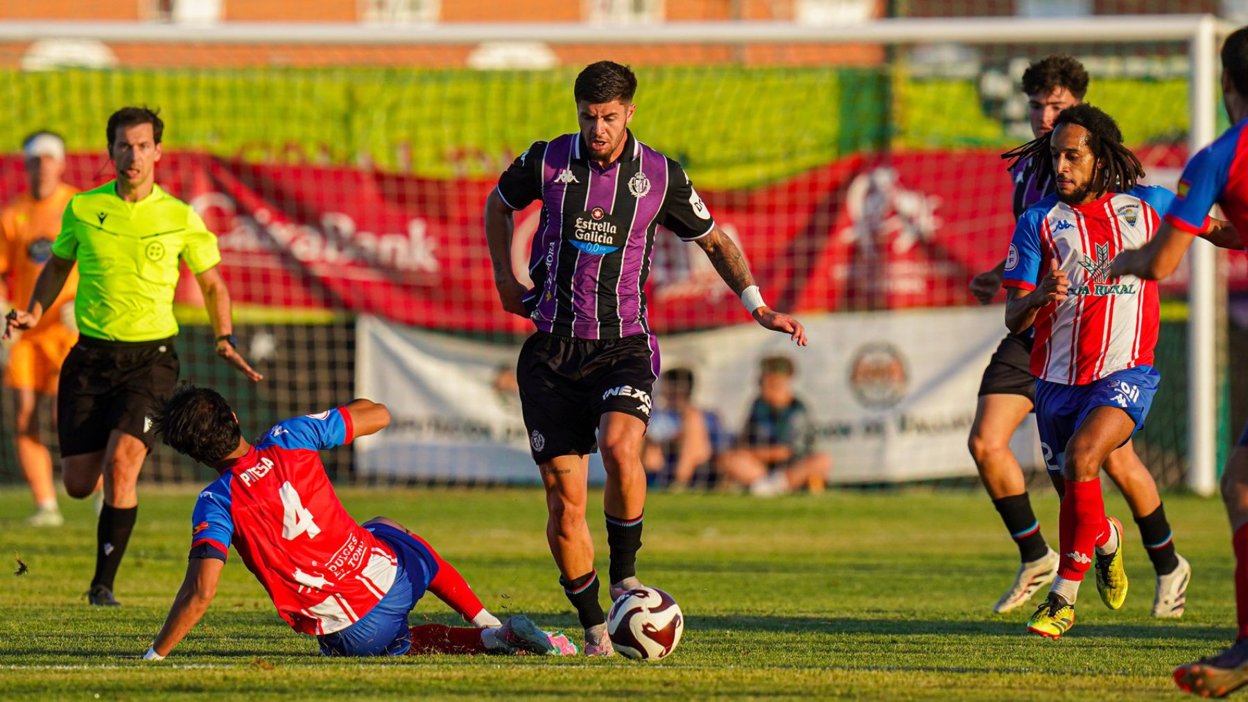 El Promesas encuentra equilibrio en sus centrocampistas 2 Jesús Martínez, ante el Atlético Tordesillas en la final del Trofeo Diputación