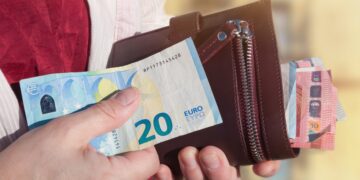 La OCU lo confirma: así puedes ahorrarte 2.000 euros al año