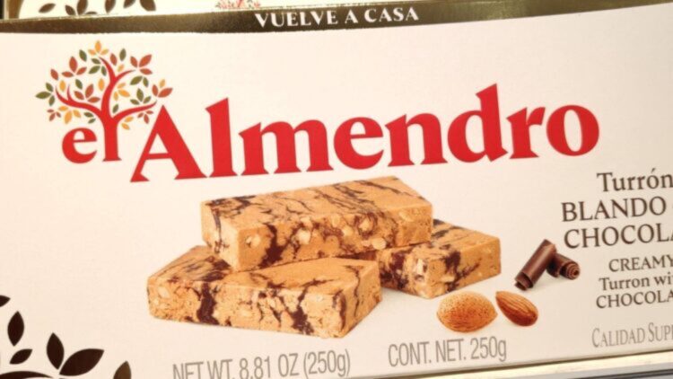 El Almendro te devuelve a tu infancia: esta Navidad, disfrutarás como en el patio del colegio con estos turrones de sabores 1 El Almendro te devuelve a tu infancia: esta Navidad