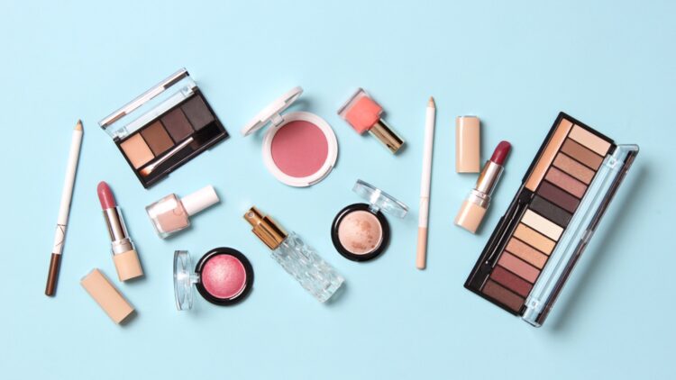 Adiós a Sephora: este kit de maquillaje de Mercadona deja un look impecable y cuesta menos de lo que crees 1 Adiós a Sephora: este kit de maquillaje de Mercadona