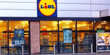 Lidl lanza en 2 colores diferentes una chaqueta básica para el otoño