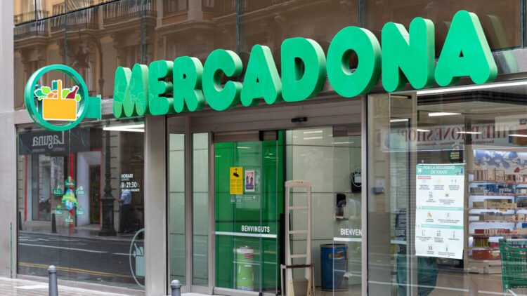 Nuevo viral de Mercadona: este postre mezcla la tradición con el hit del pasado verano y cuesta menos de 5 euros 1 Nuevo viral de Mercadona: este postre mezcla la tradición