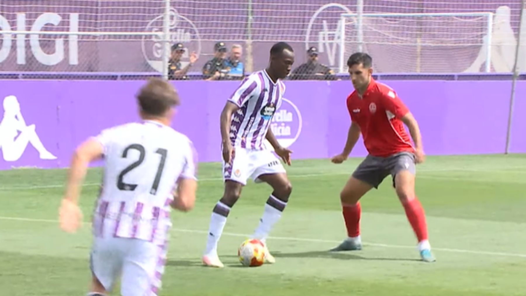 Prince, nueva incorporación para la cantera 2 Prince, durante uno de los amistosos de pretemporada